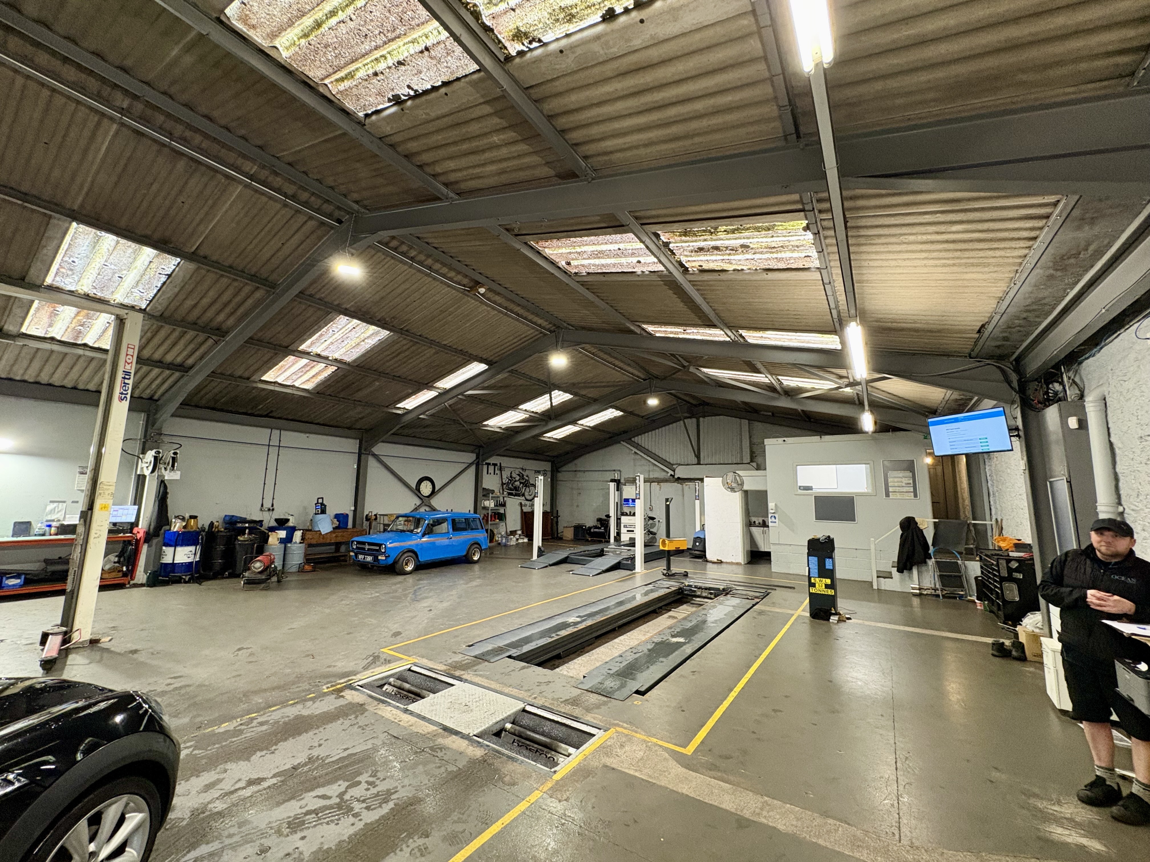 Unit 1, Coventry Farm Estate, Torquay Road, Torquay, Devon, TQ2 7HX